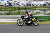 Vintage-motorcycle-club;eventdigitalimages;mallory-park;mallory-park-trackday-photographs;no-limits-trackdays;peter-wileman-photography;trackday-digital-images;trackday-photos;vmcc-festival-1000-bikes-photographs